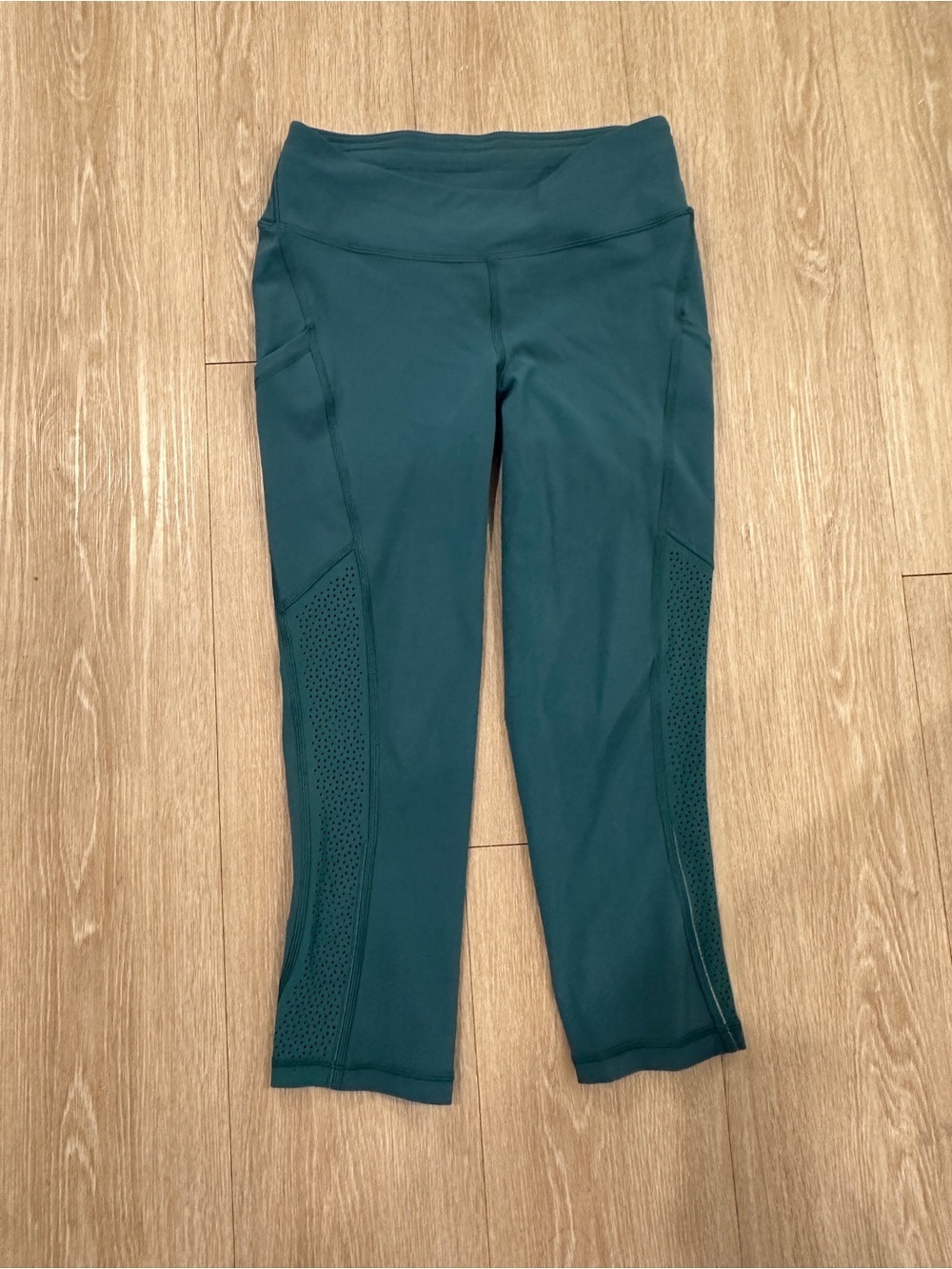 Lululemon Teal Crop Leggings Size 6